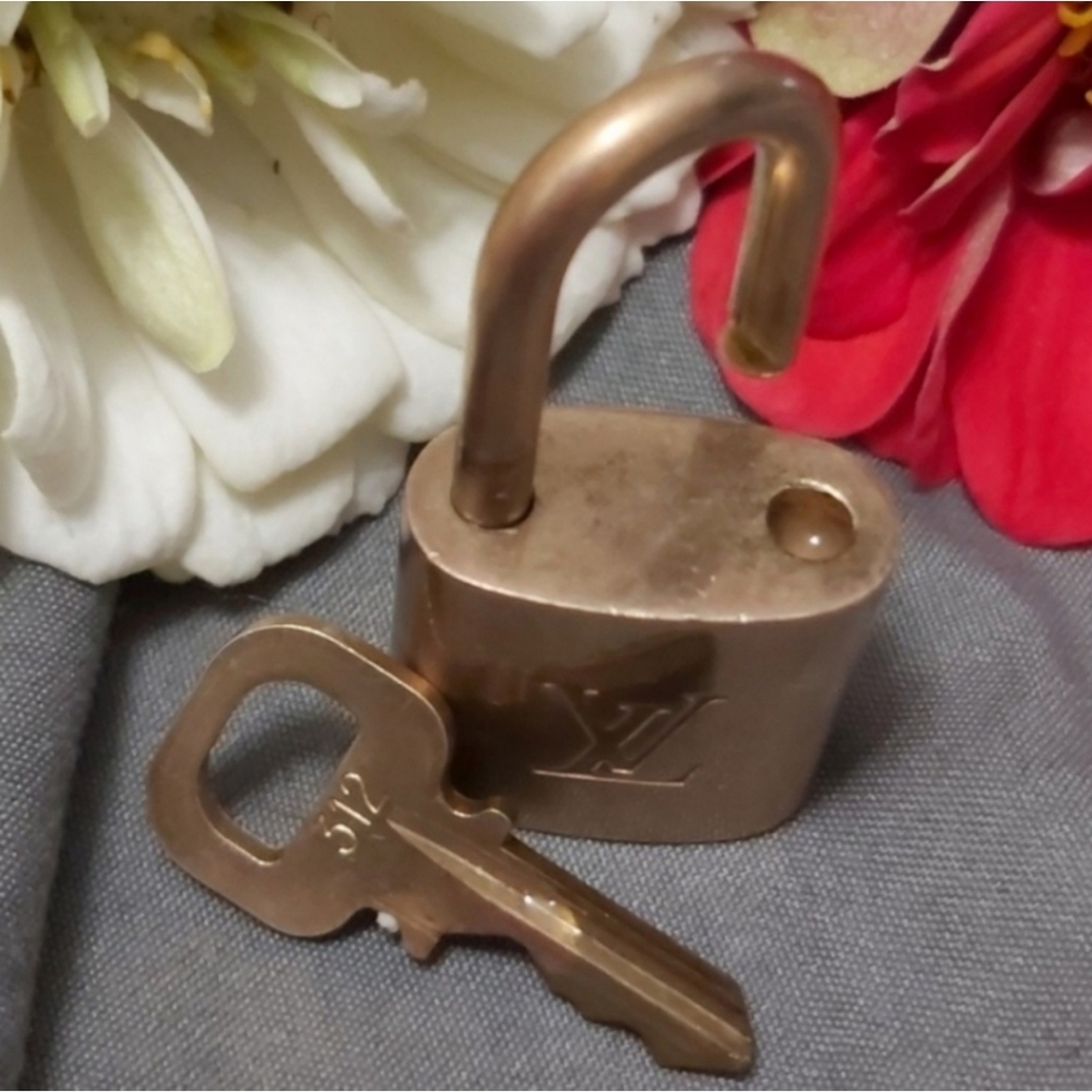 Louis Vuitton Lock N Key Set - Picture 3 of 5